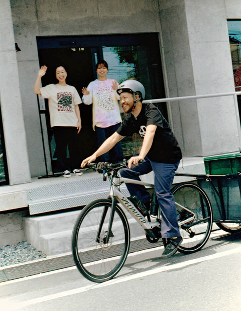 トレーラーが運ぶ希望のサイクル